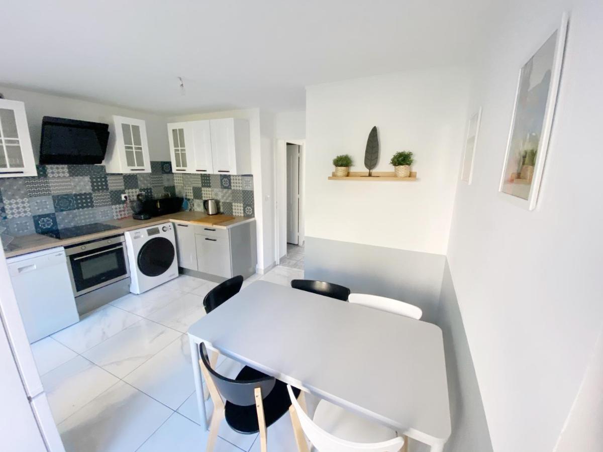 22 Chic & Cosy Grand Appart 92M2 Parking Gratuit Hypercentre Netflix Saint-Etienne  Ngoại thất bức ảnh